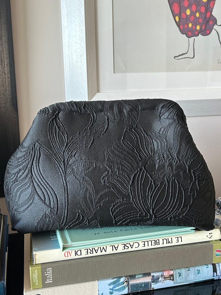 CLUTCH DAMASCATA NERA MEDIA
